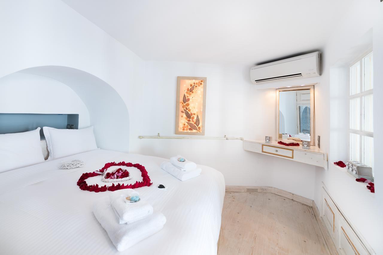 Hyperion Oia Suites Bagian luar foto