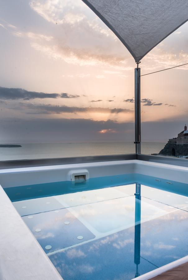 Hyperion Oia Suites Bagian luar foto