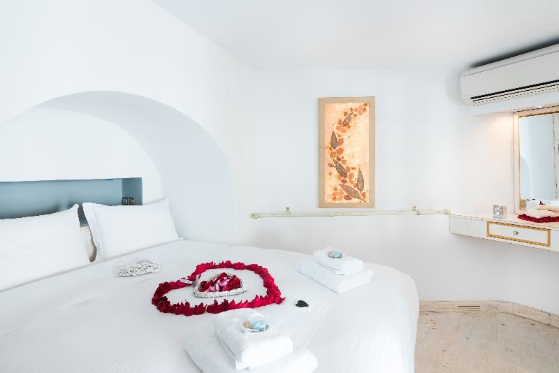 Hyperion Oia Suites Bagian luar foto